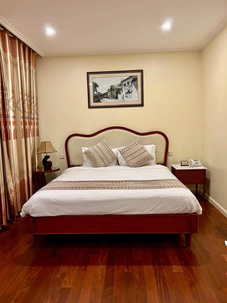 Hotel Khach San Sa Chi - Mong Cai Zewnętrze zdjęcie